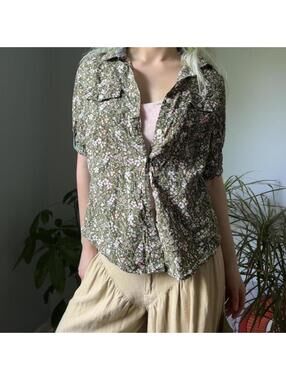 Croft & Barrow Women's Green and Pink Floral Blouse